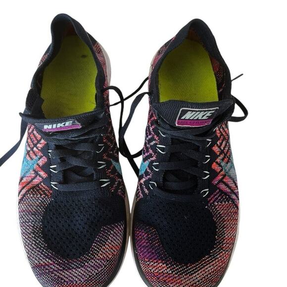 Nike women’s knit sneaker, multicolored lace up lightweight, size 39/ 8.5 - Picture 4 of 10